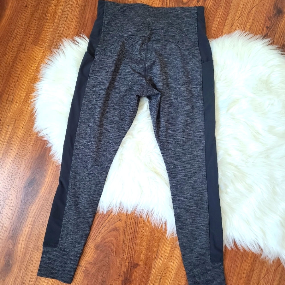 Athleta leggings - Picture 4 of 8